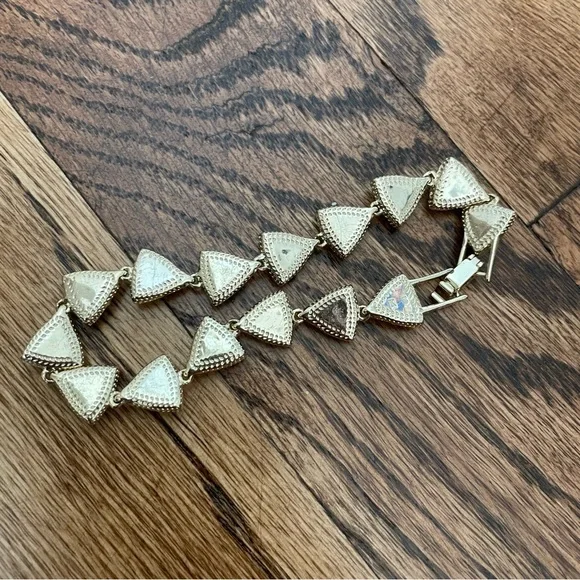 Kendra Scott Ripley Bracelet in Periwinkle and Gold - Picture 4 of 5